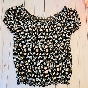 H & M Black Ruffled Top With Pink & Blue Flowers!✨